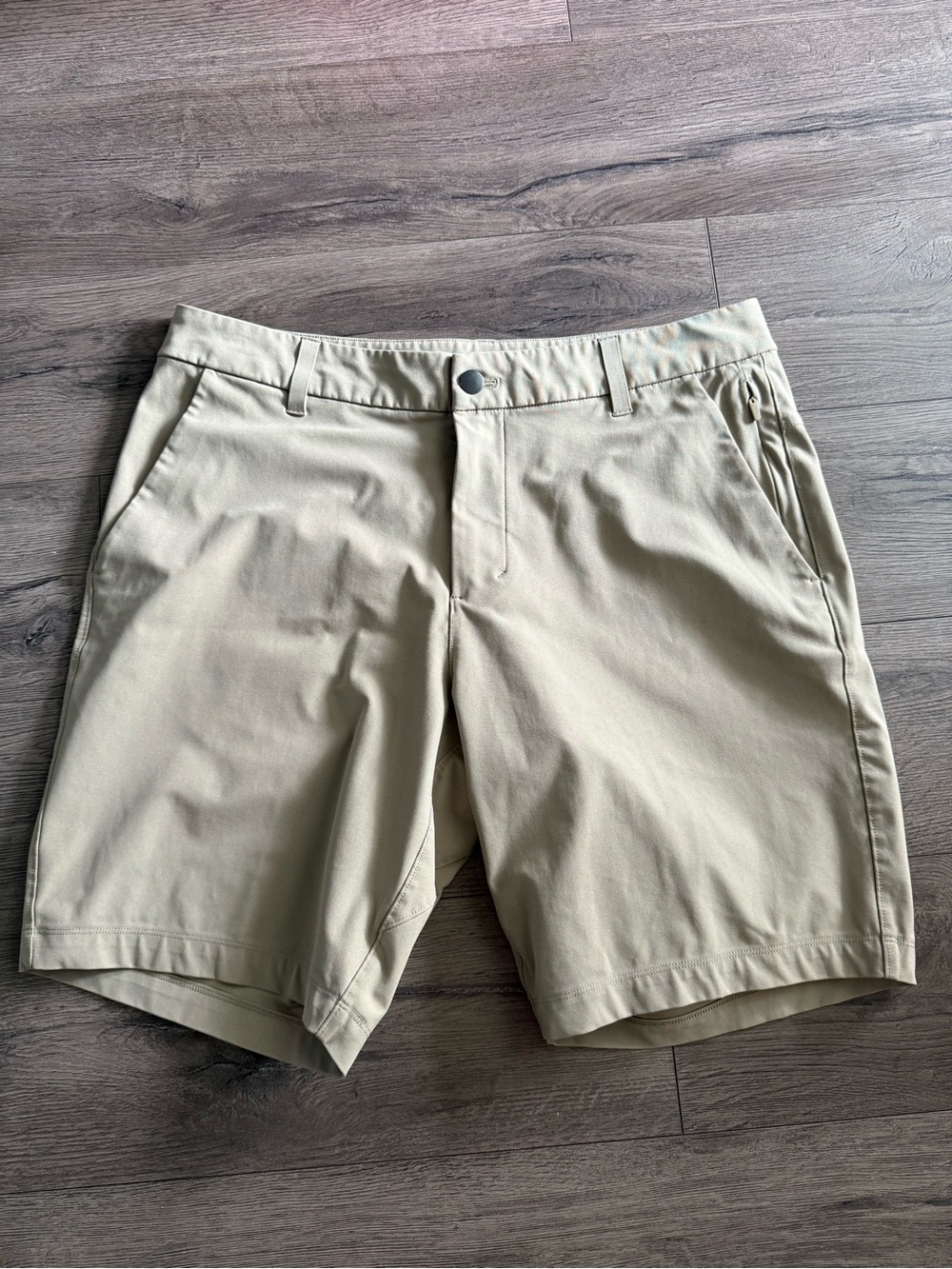 Lululemon Commission Short Slim *Warpstreme 9"
Tofino Sand